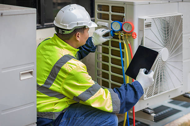 Professional Hvac technician working in Bulverde, TX